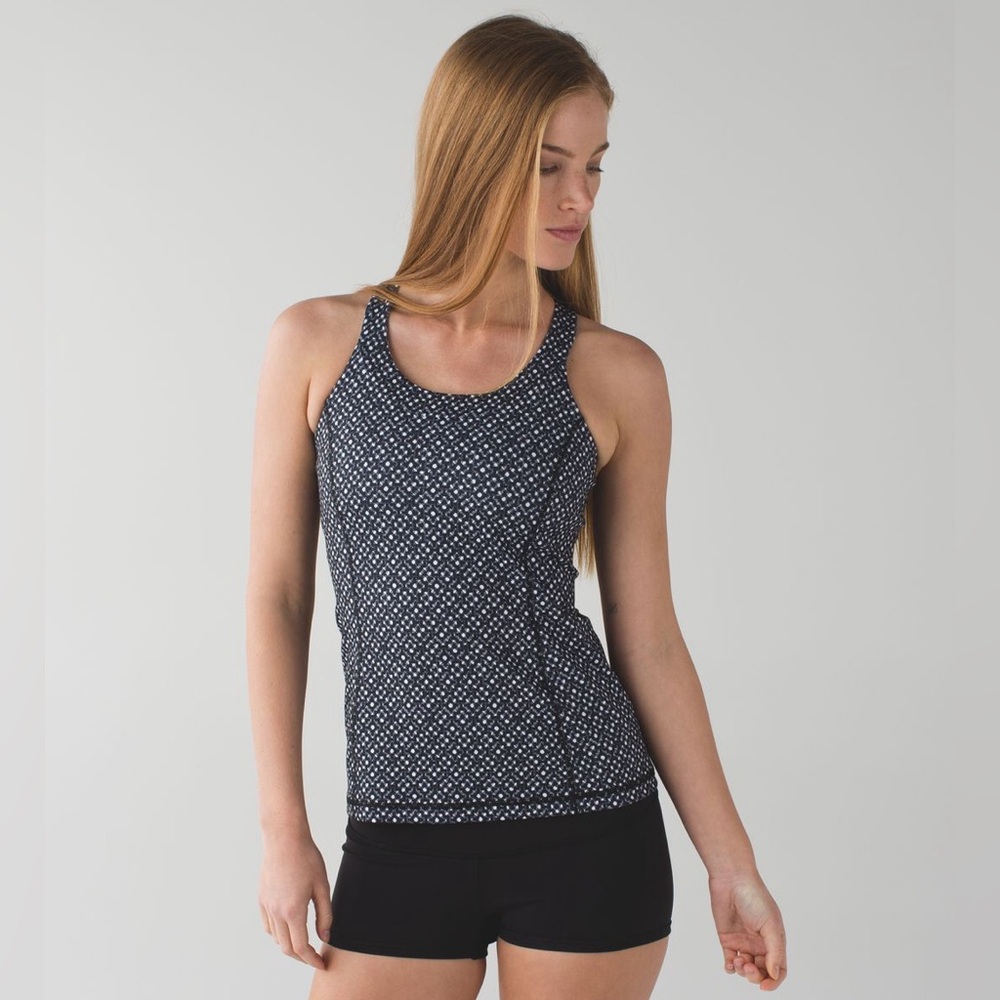 Lululemon “Enhearten Tank” Millie Mesh in White/Black - Size 10